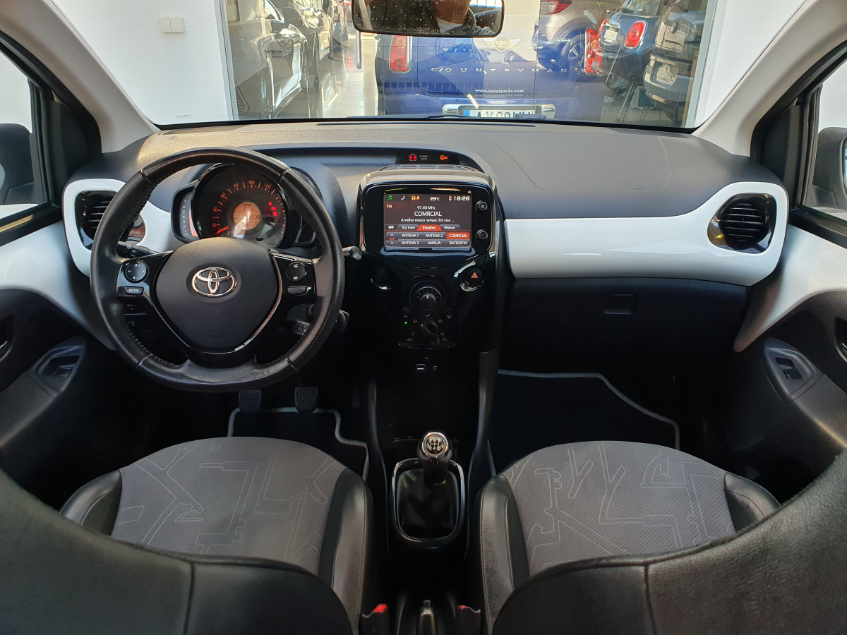 TOYOTA AYGO 1.0 X-PLAY X-TOUCH AC PLUS