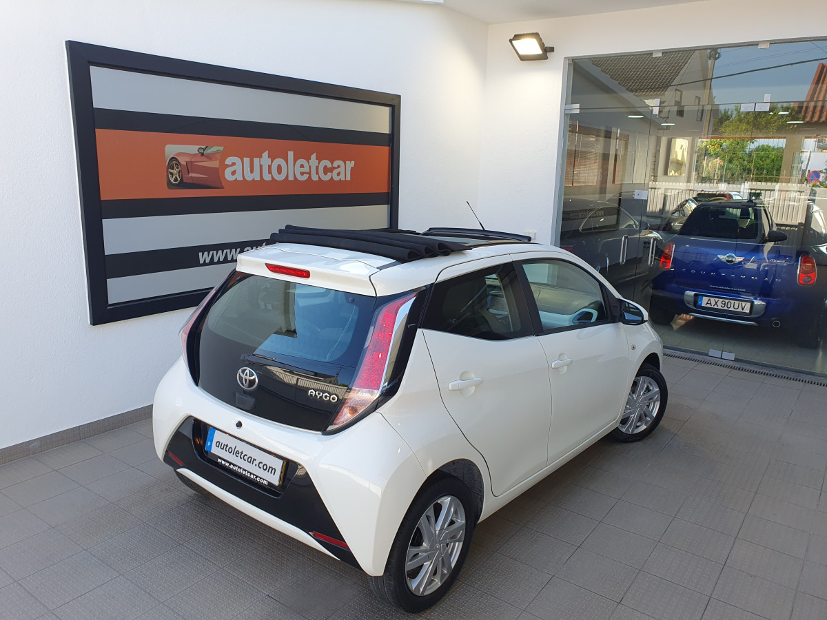 TOYOTA AYGO 1.0 X-PLAY X-TOUCH AC PLUS