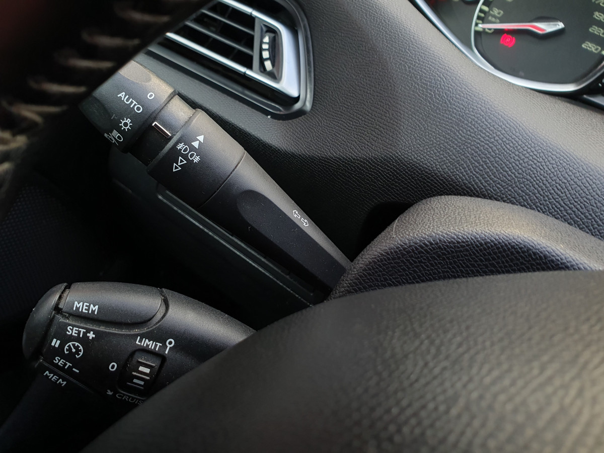 PEUGEOT 308 SW 1.6 BLUE-HDi STYLE