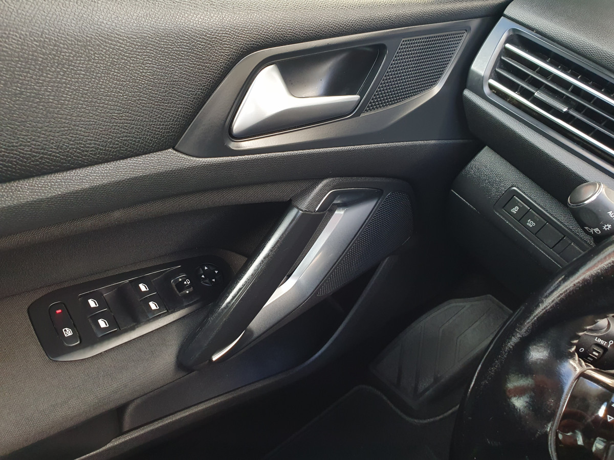 PEUGEOT 308 SW 1.6 BLUE-HDi STYLE