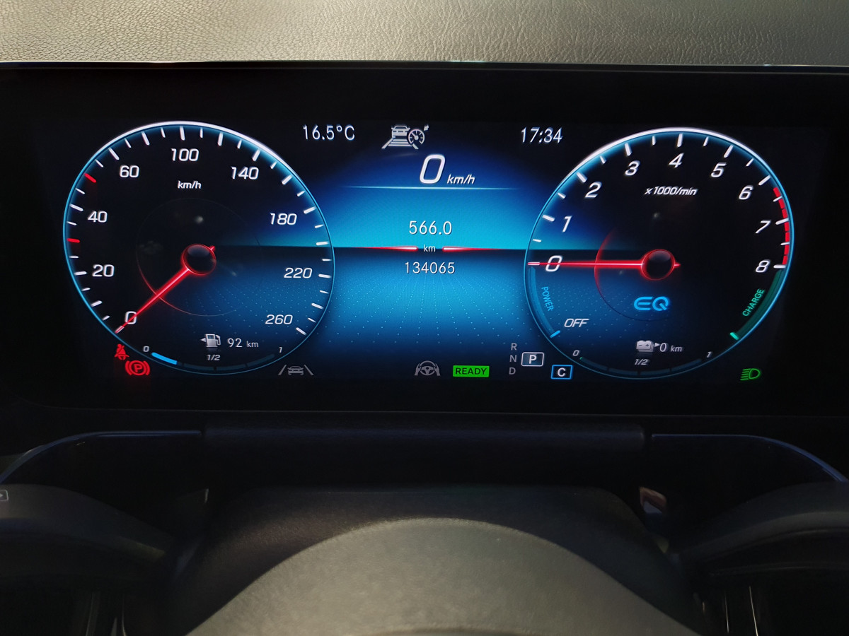 MERCEDES GLA 250 E AMG LINE