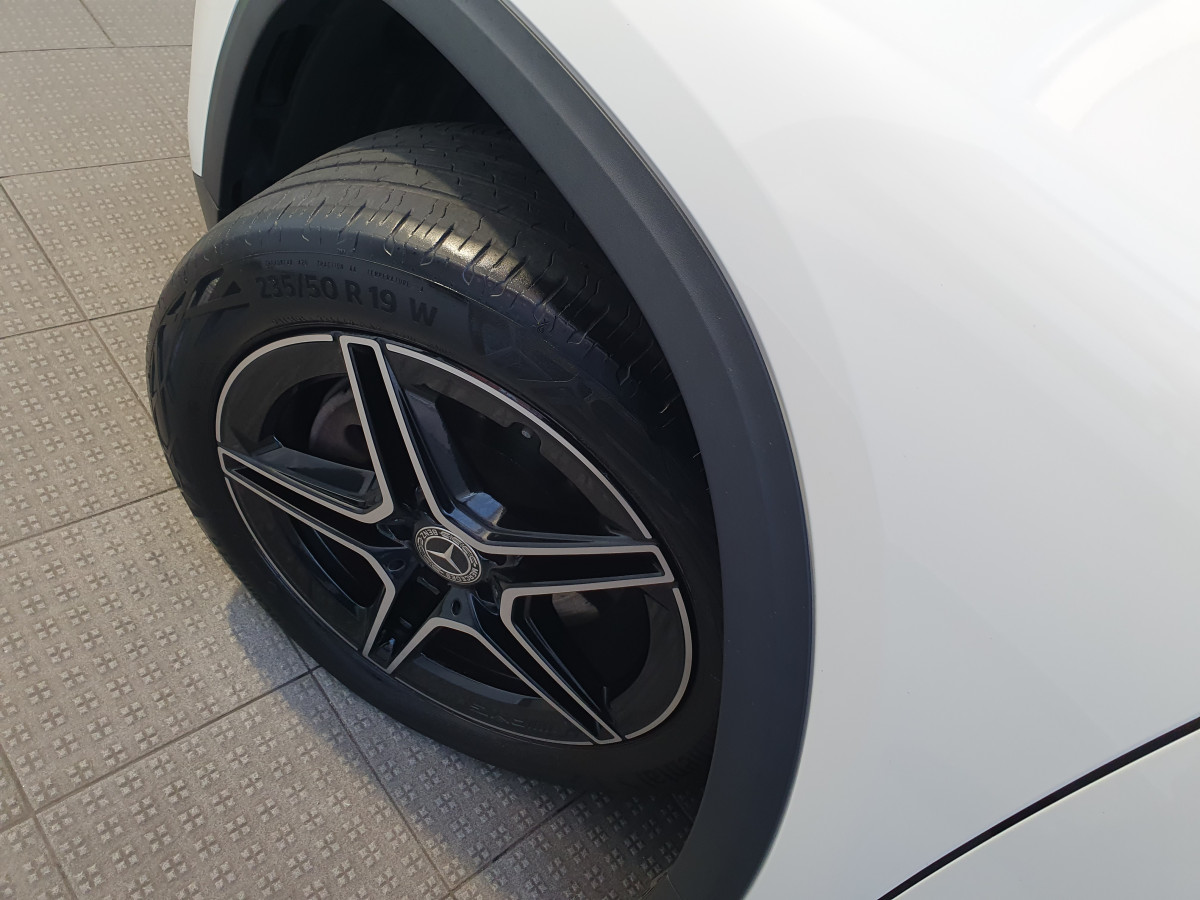 MERCEDES GLA 250 E AMG LINE