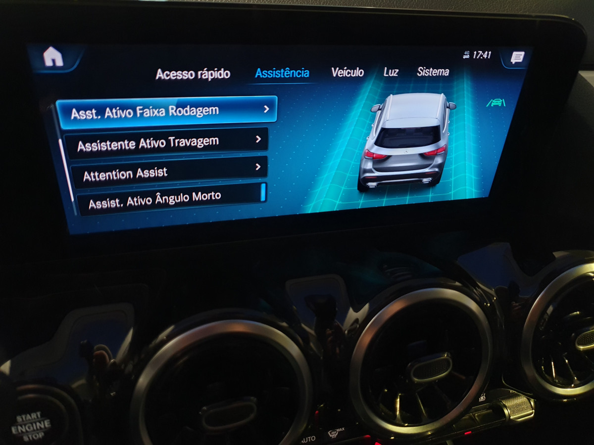 MERCEDES GLA 250 E AMG LINE