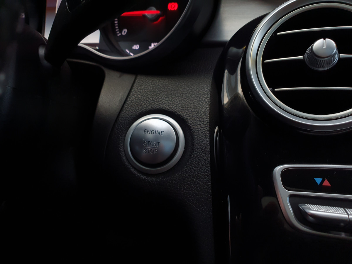 MERCEDES C 220 D STATION AMG LINE AUTO