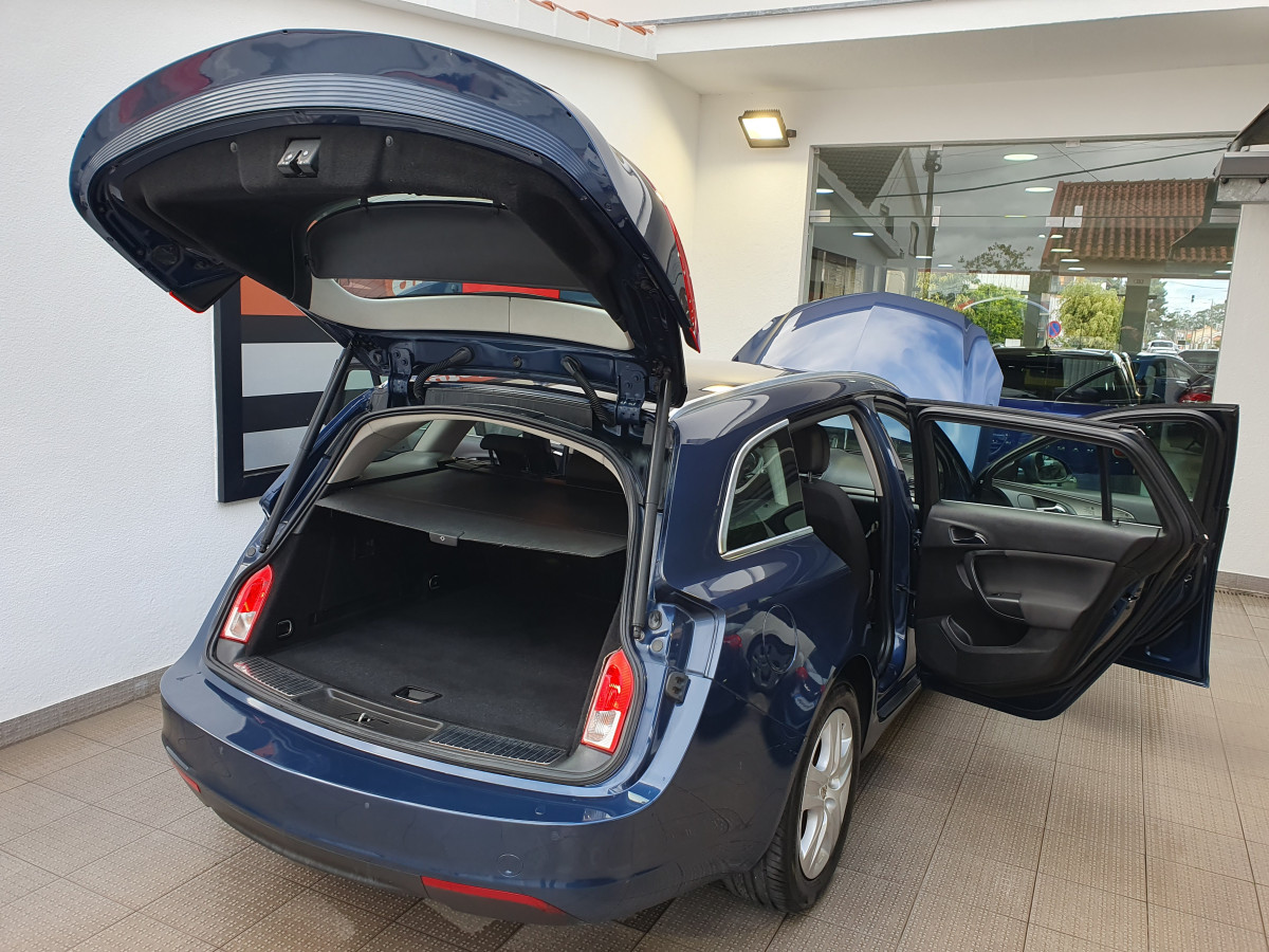 OPEL INSÍGNIA 2.0 CDTI SPORTS TOURER