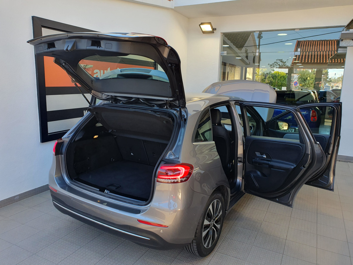 MERCEDES B 180 D STYLE AUTO