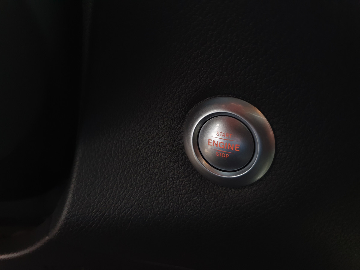 – MERCEDES X 250 D 4MATIC AUTO PURE