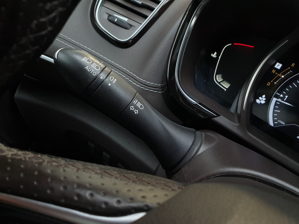 RENAULT ESPACE 1.6 DCI INITIALE PARIS 4CONTROL 7L AUTO