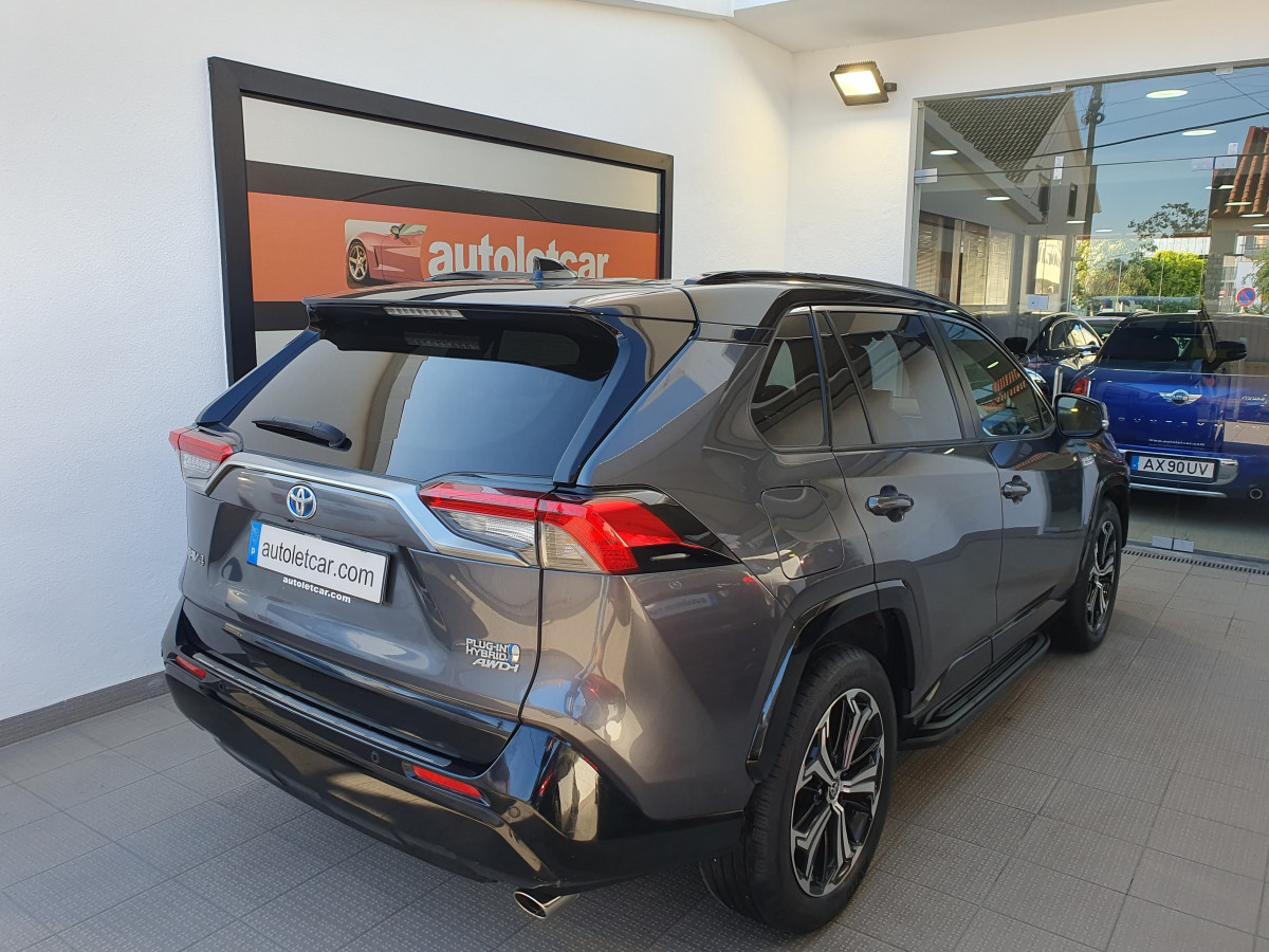 TOYOTA RAV4 2.5 HDF PLUG-IN SQUARE COLLECTION AWD-I LOUNGE PREMIUM