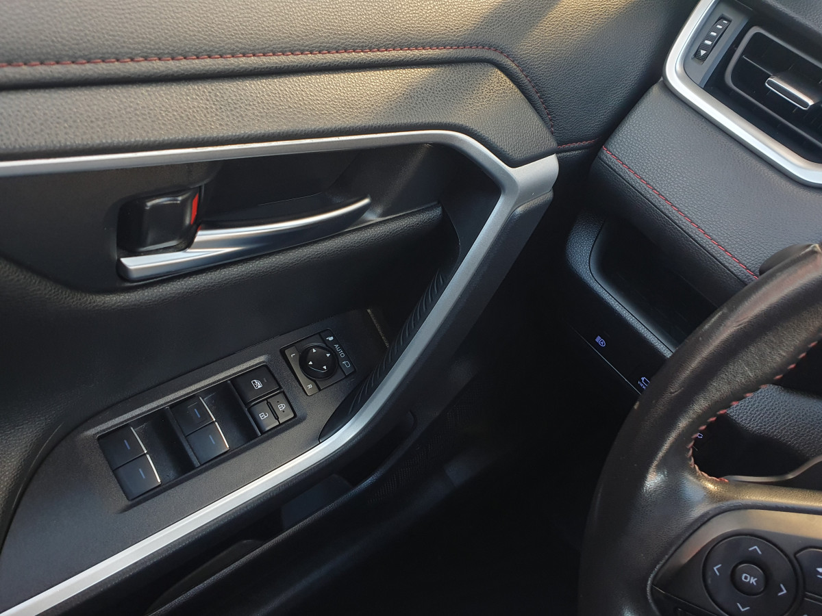 TOYOTA RAV4 2.5 HDF PLUG-IN SQUARE COLLECTION AWD-I LOUNGE PREMIUM