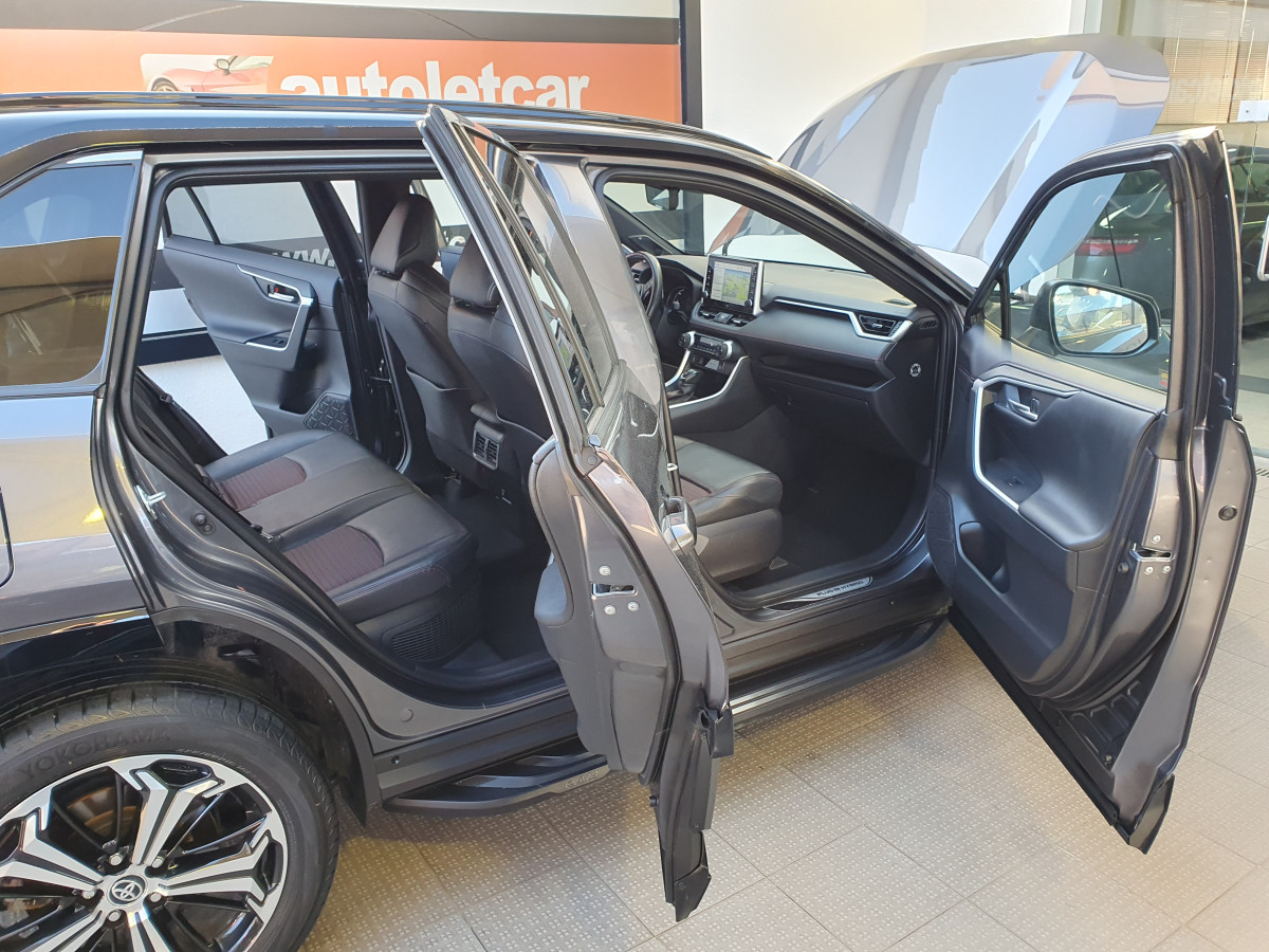 TOYOTA RAV4 2.5 HDF PLUG-IN SQUARE COLLECTION AWD-I LOUNGE PREMIUM