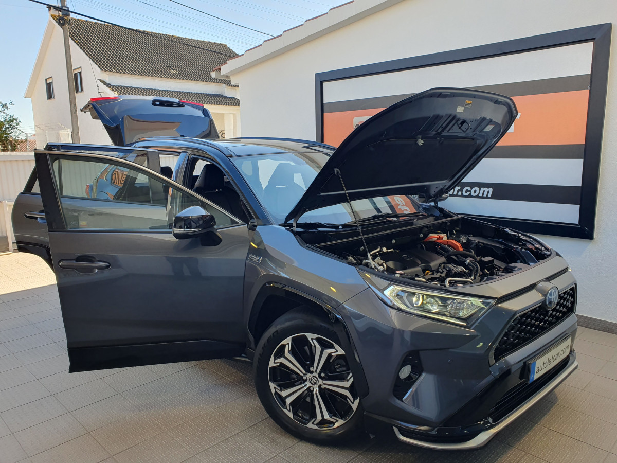 TOYOTA RAV4 2.5 HDF PLUG-IN SQUARE COLLECTION AWD-I LOUNGE PREMIUM