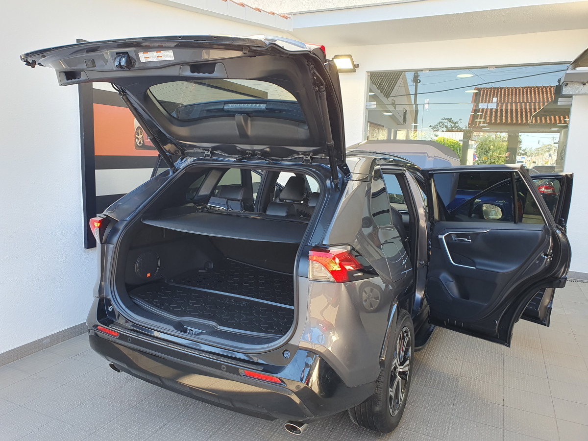 TOYOTA RAV4 2.5 HDF PLUG-IN SQUARE COLLECTION AWD-I LOUNGE PREMIUM