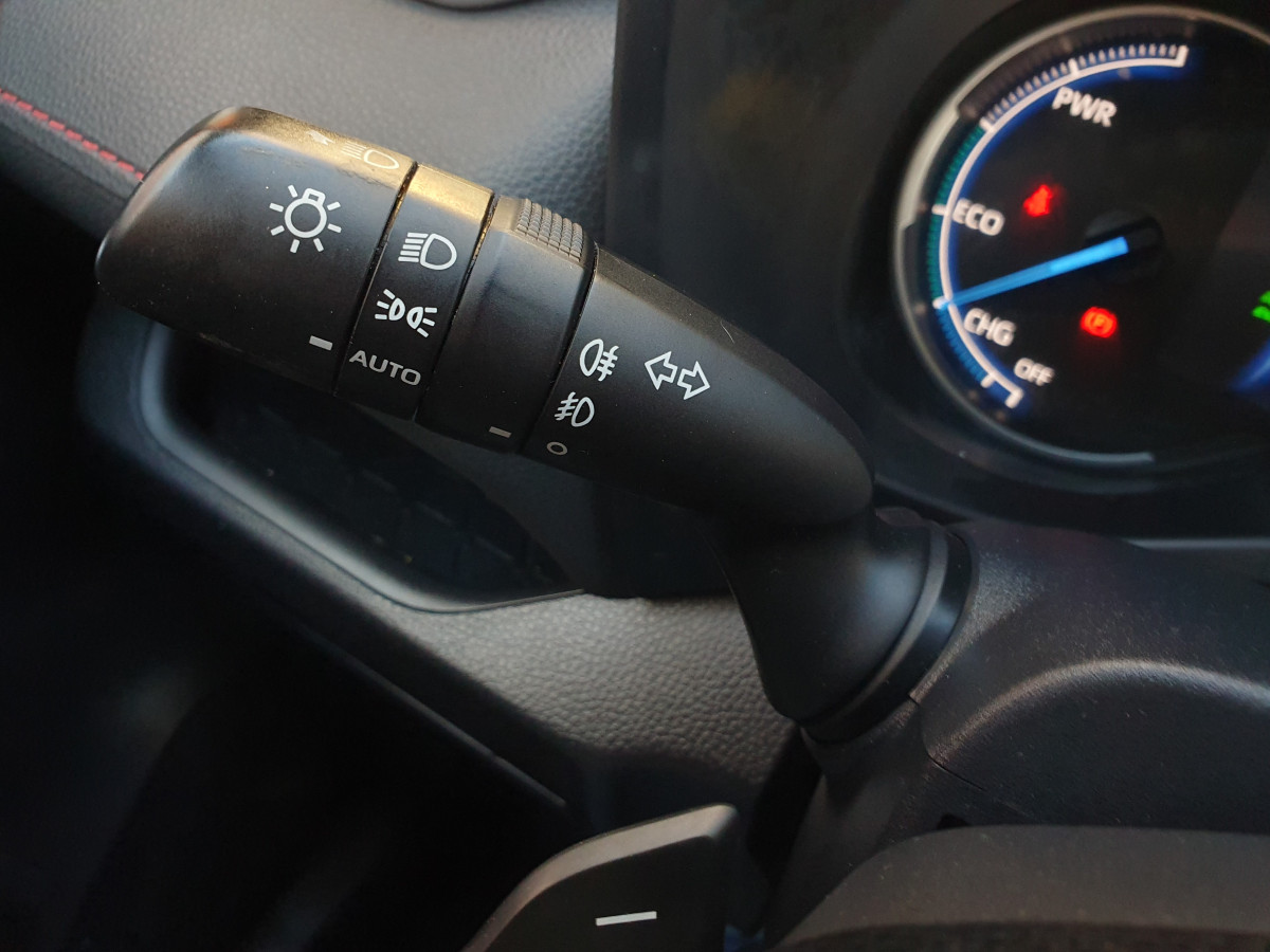 TOYOTA RAV4 2.5 HDF PLUG-IN SQUARE COLLECTION AWD-I LOUNGE PREMIUM