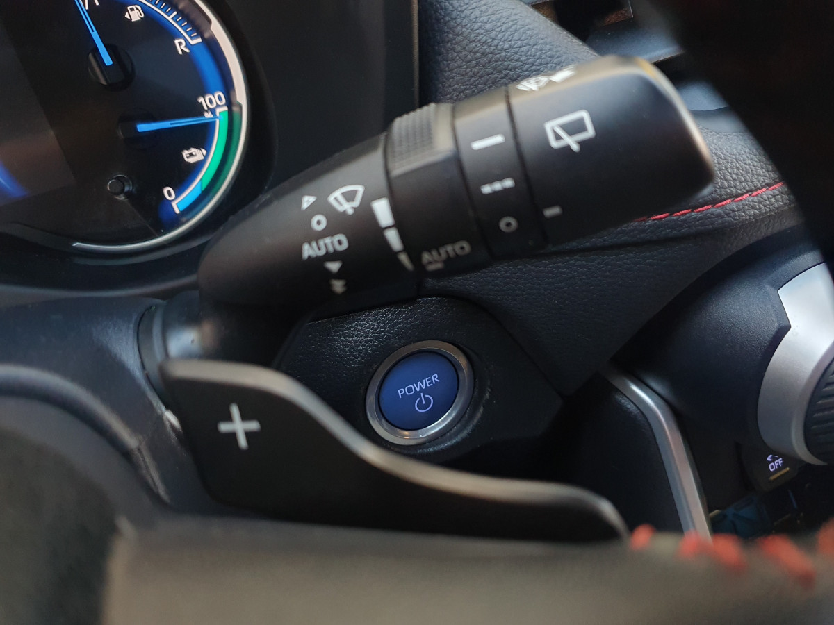 TOYOTA RAV4 2.5 HDF PLUG-IN SQUARE COLLECTION AWD-I LOUNGE PREMIUM