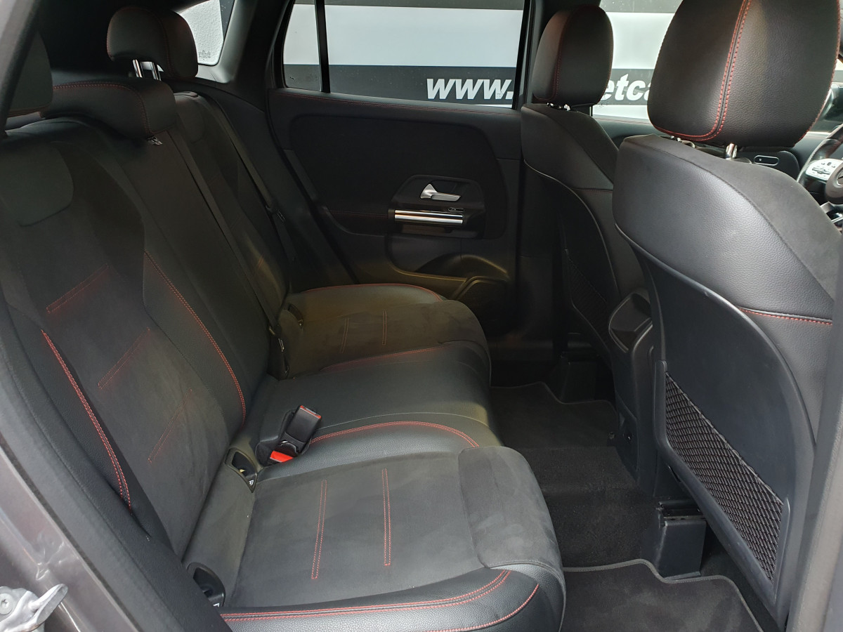 MERCEDES GLA 200 AMG LINE AUTO