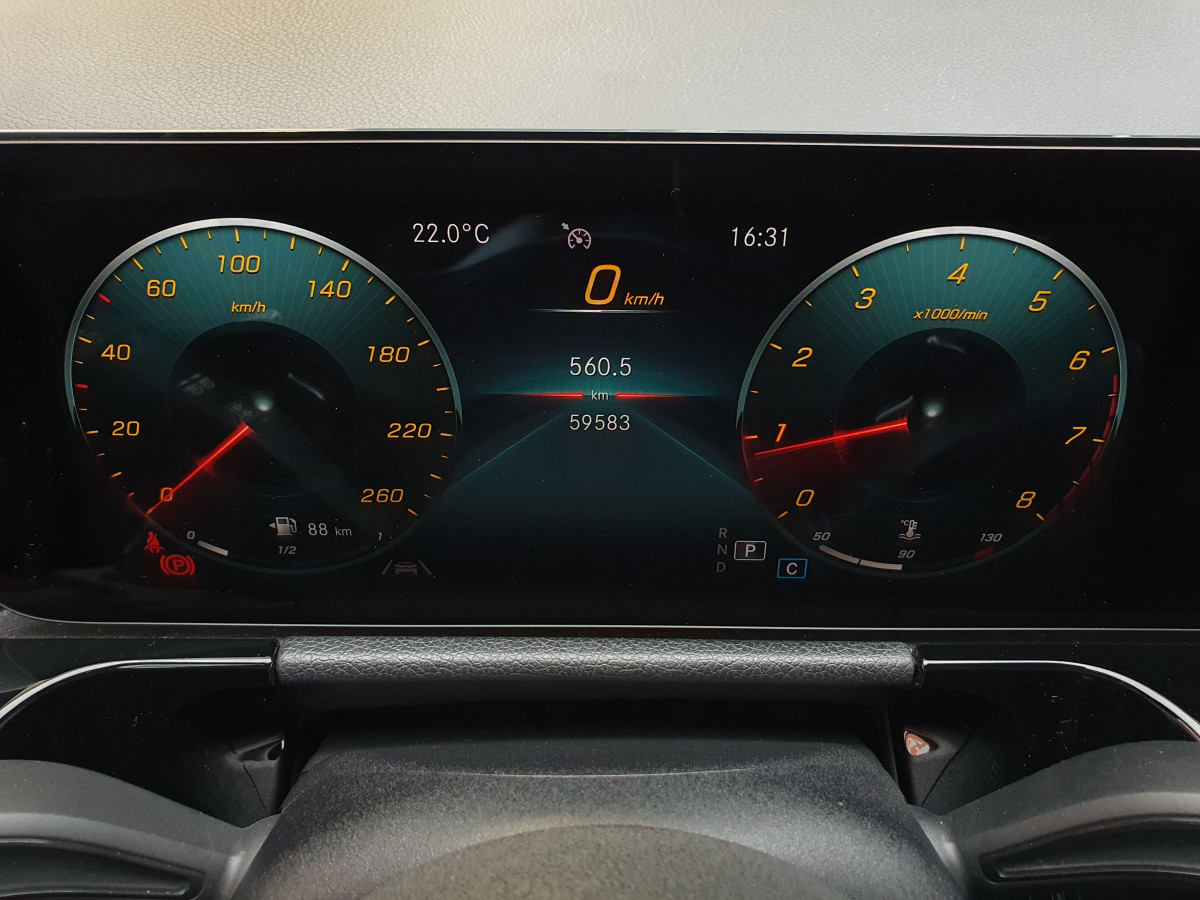 MERCEDES GLA 200 AMG LINE AUTO