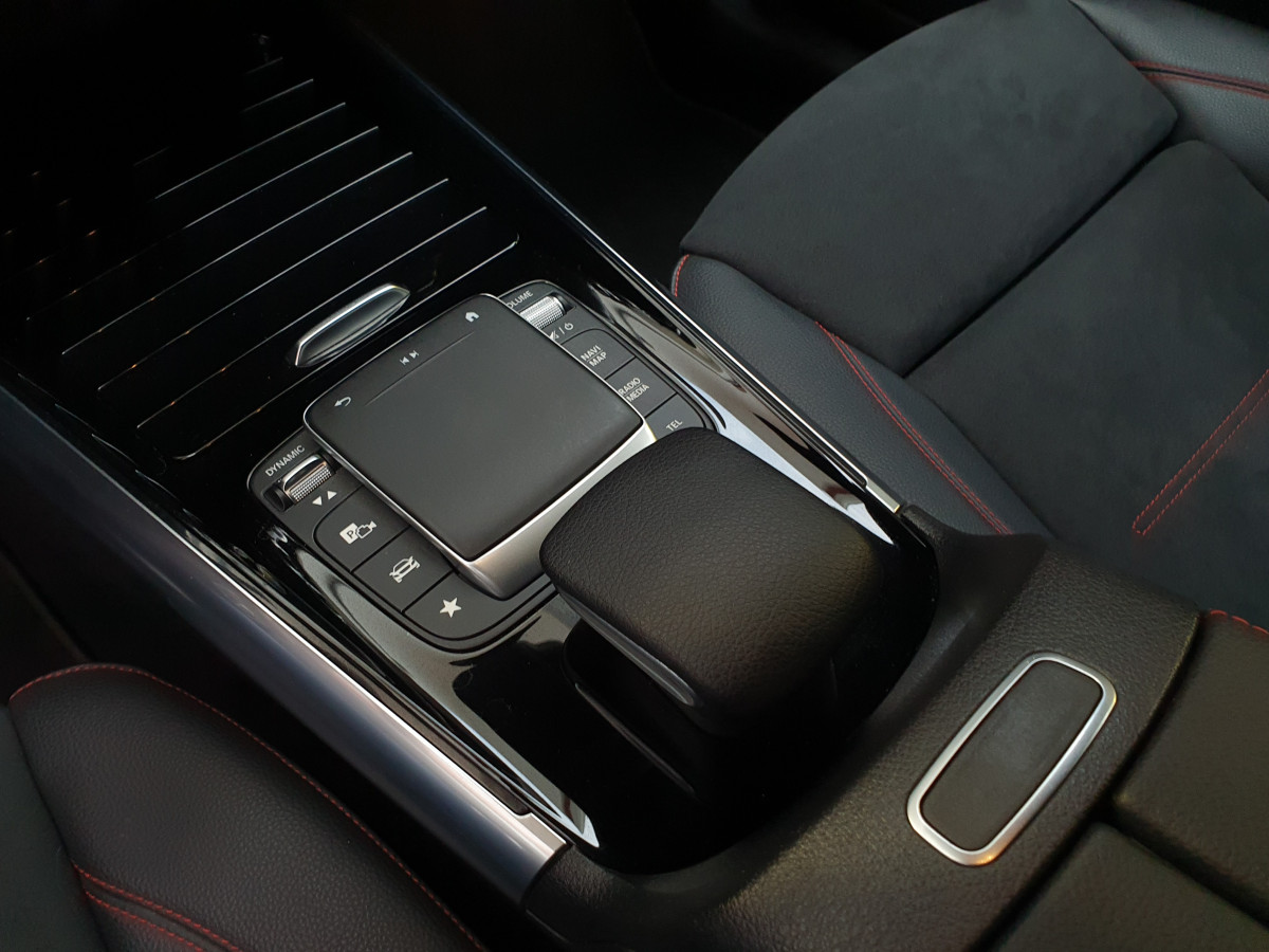 MERCEDES GLA 200 AMG LINE AUTO