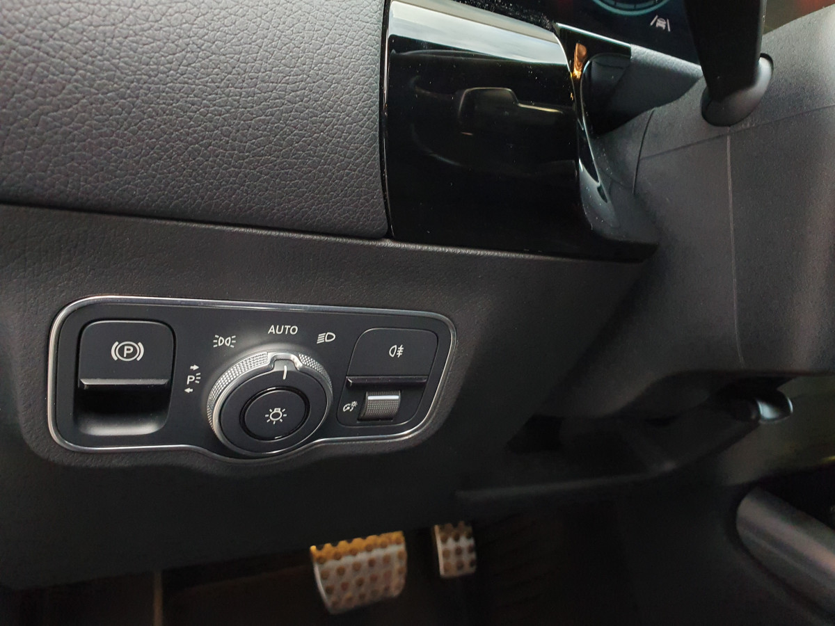 MERCEDES GLA 200 AMG LINE AUTO