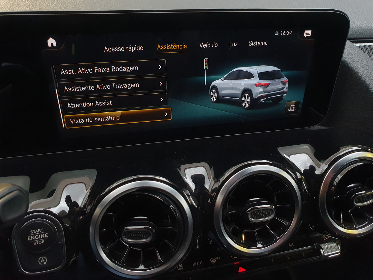 MERCEDES GLA 200 AMG LINE AUTO