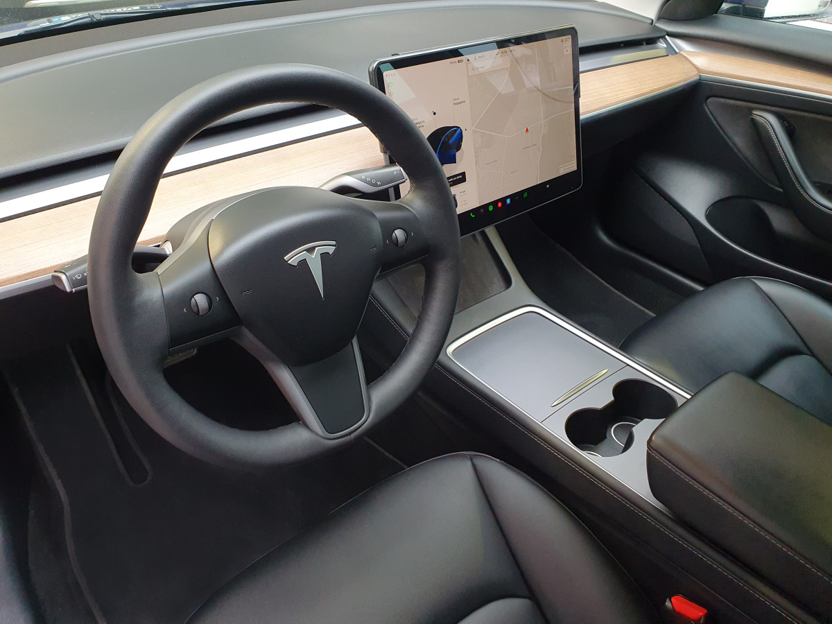 TESLA MODEL 3 STANDARD RANGE PLUS RWD