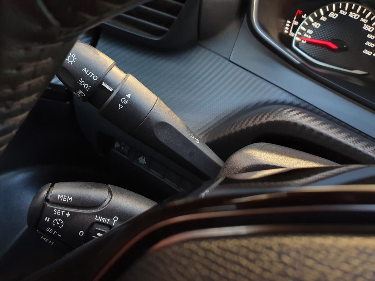 PEUGEOT 2008 1.2 PURETECH ACTIVE PACK