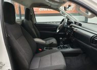 TOYOTA HILUX 2.4 D-4D 2WD