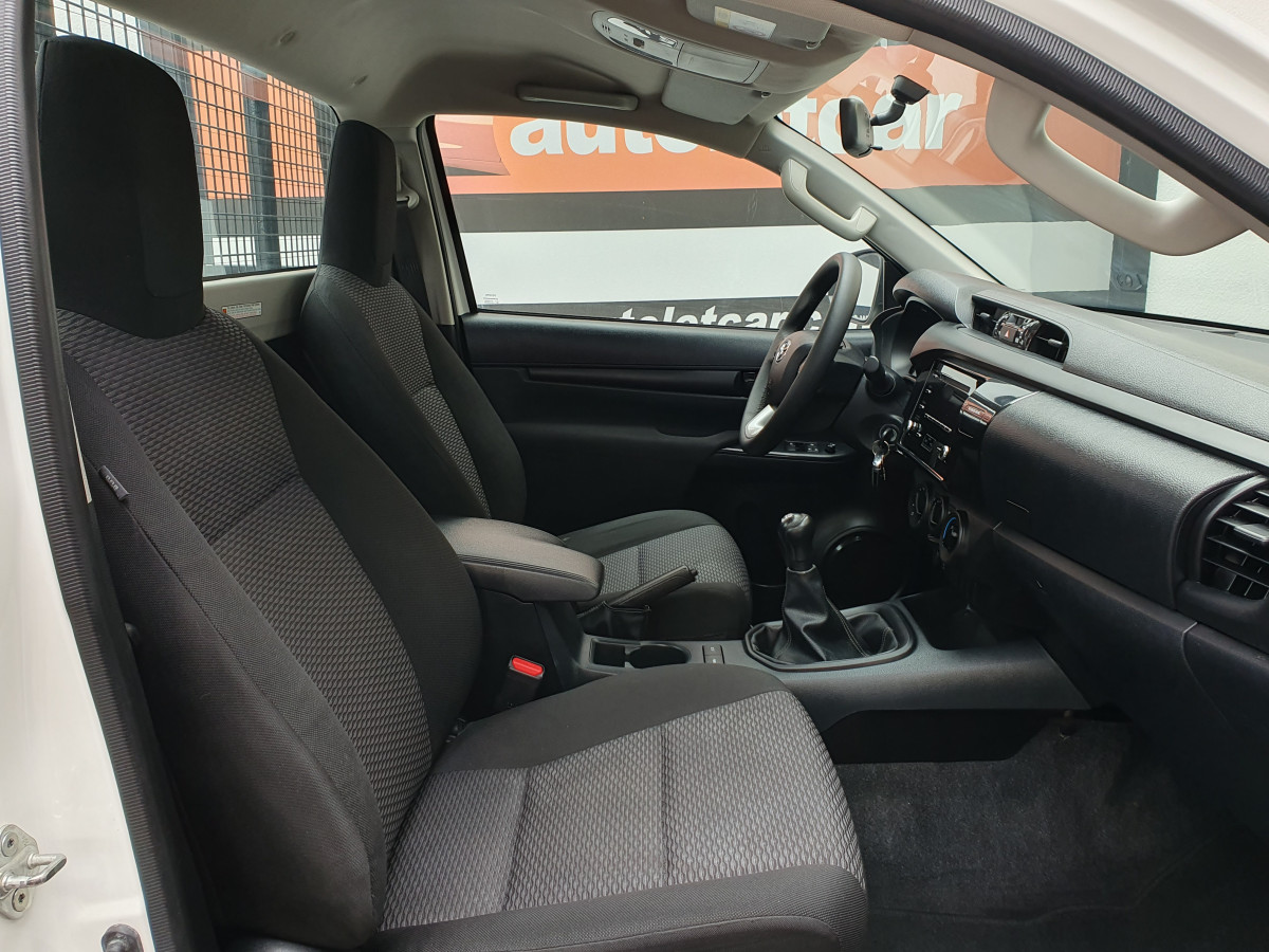 TOYOTA HILUX 2.4 D-4D 2WD