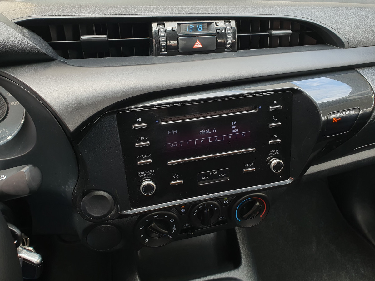 TOYOTA HILUX 2.4 D-4D 2WD