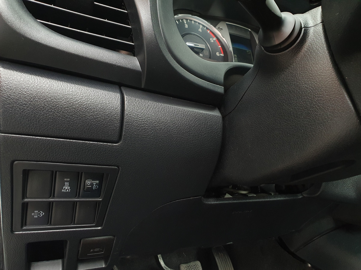 TOYOTA HILUX 2.4 D-4D 2WD