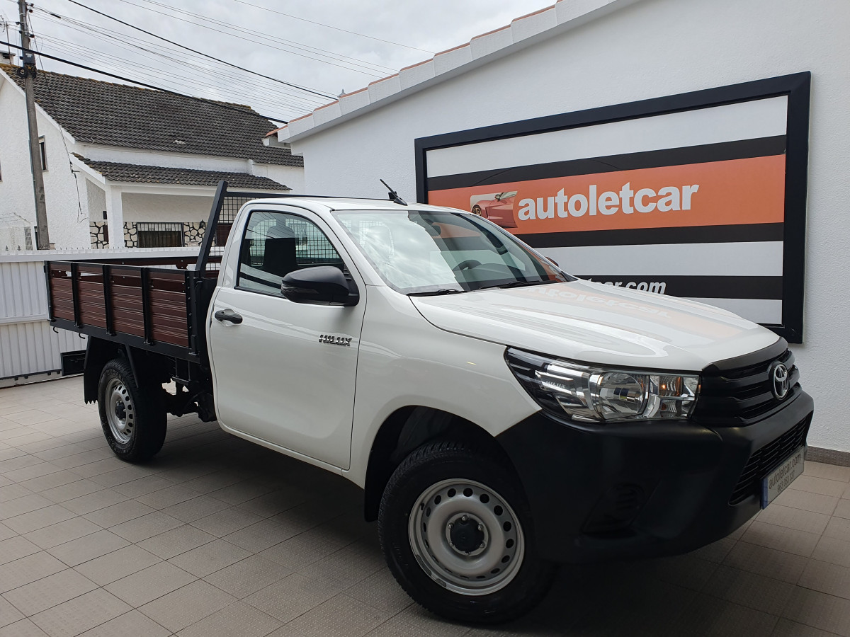 TOYOTA HILUX 2.4 D-4D 2WD