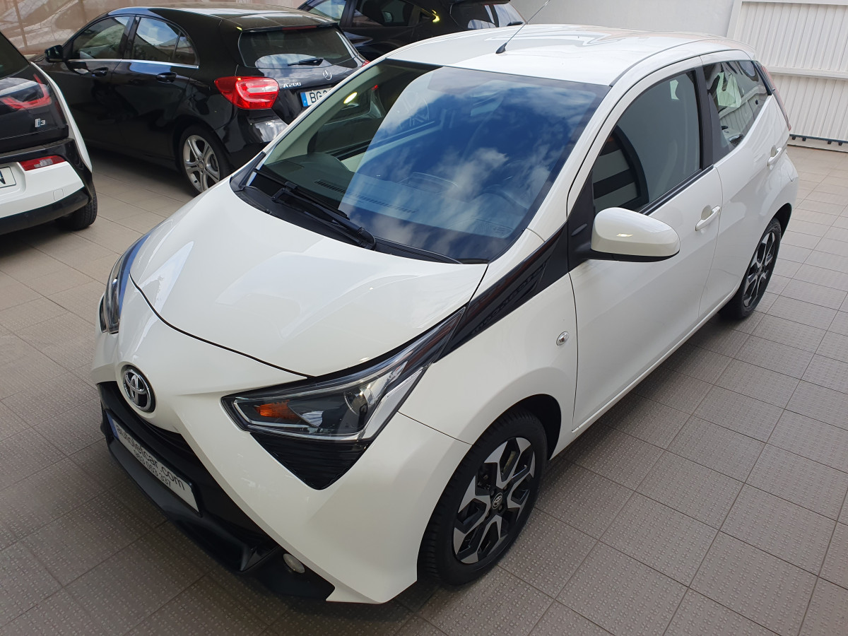 TOYOTA AYGO 1.0 X-PLAY X-TOUCH