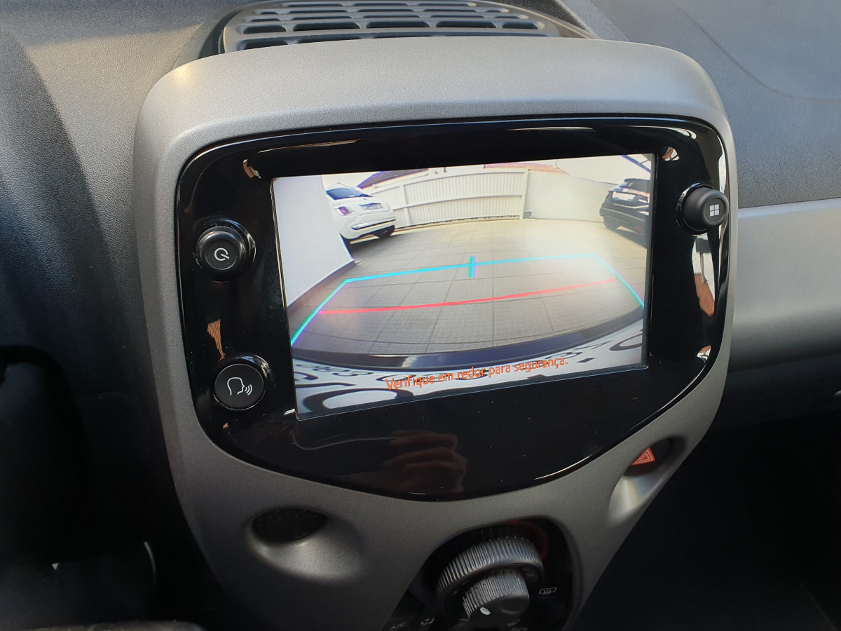 TOYOTA AYGO 1.0 X-PLAY X-TOUCH