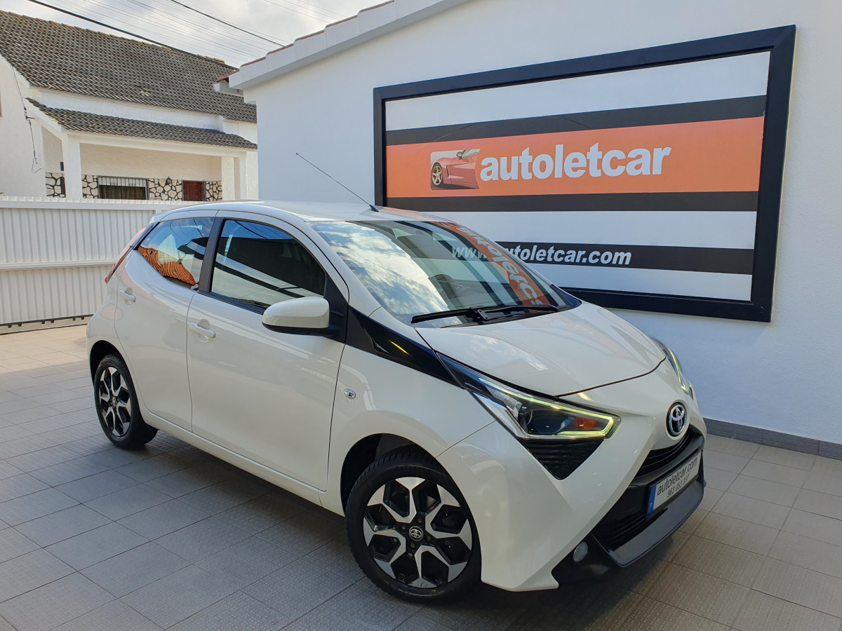 TOYOTA AYGO 1.0 X-PLAY X-TOUCH