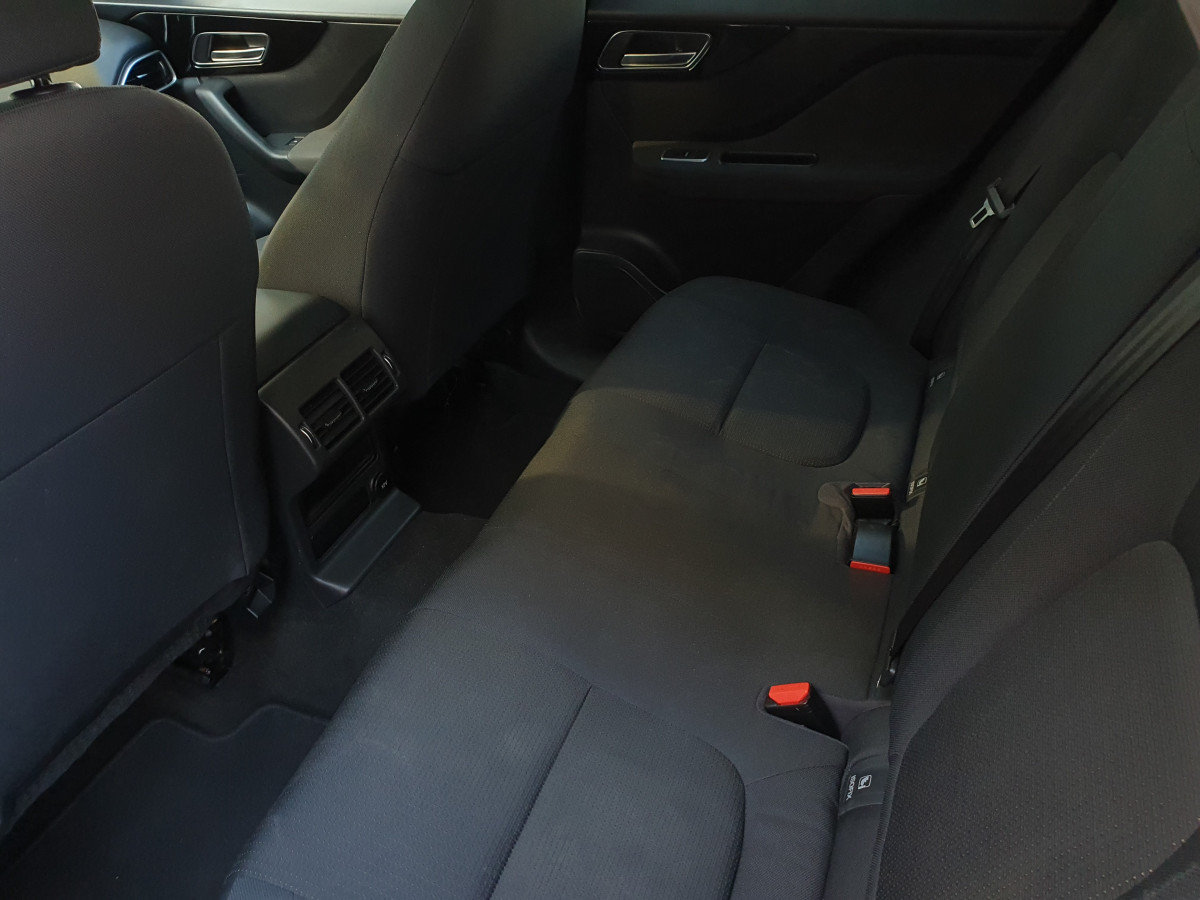 JAGUAR F-PACE 2.0 D PURE AUTO