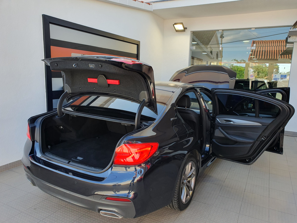 BMW 530 E IPERFOMANCE AUTO SDRIVE PACK M
