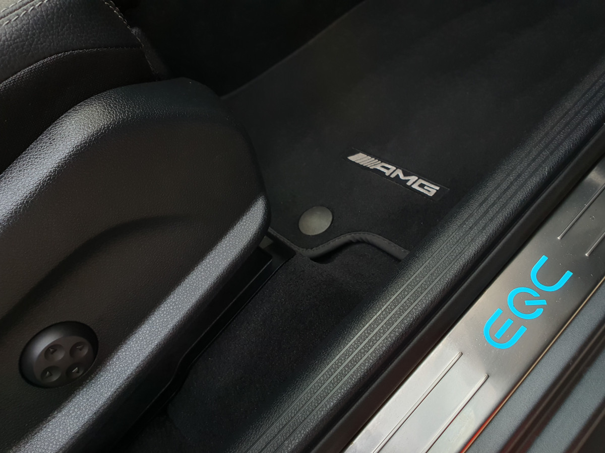 MERCEDES EQC 400 4MATIC AMG LINE