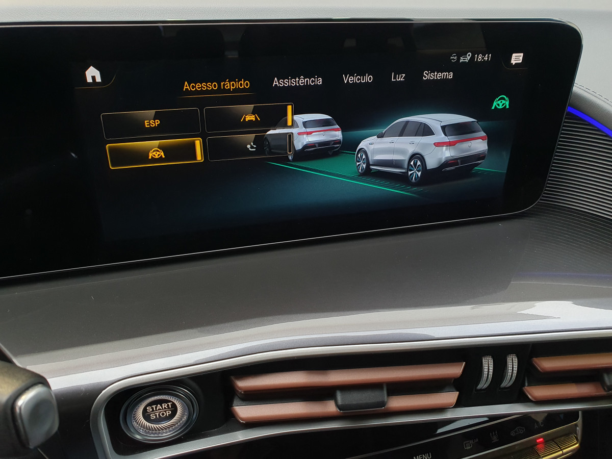 MERCEDES EQC 400 4MATIC AMG LINE
