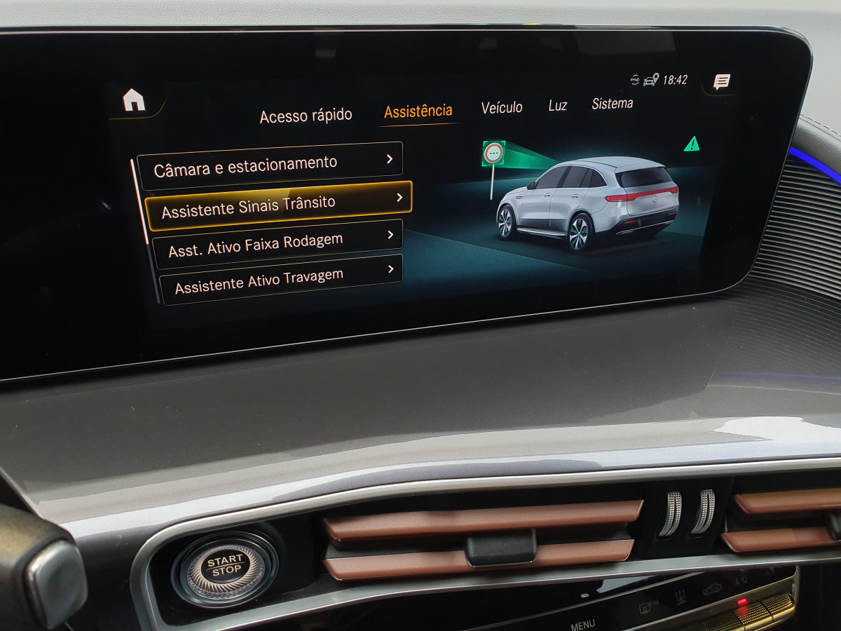 MERCEDES EQC 400 4MATIC AMG LINE
