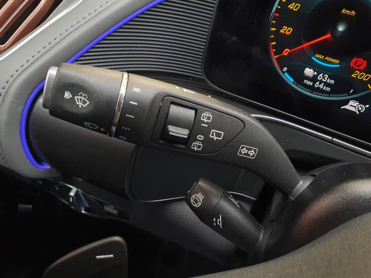 MERCEDES EQC 400 4MATIC AMG LINE