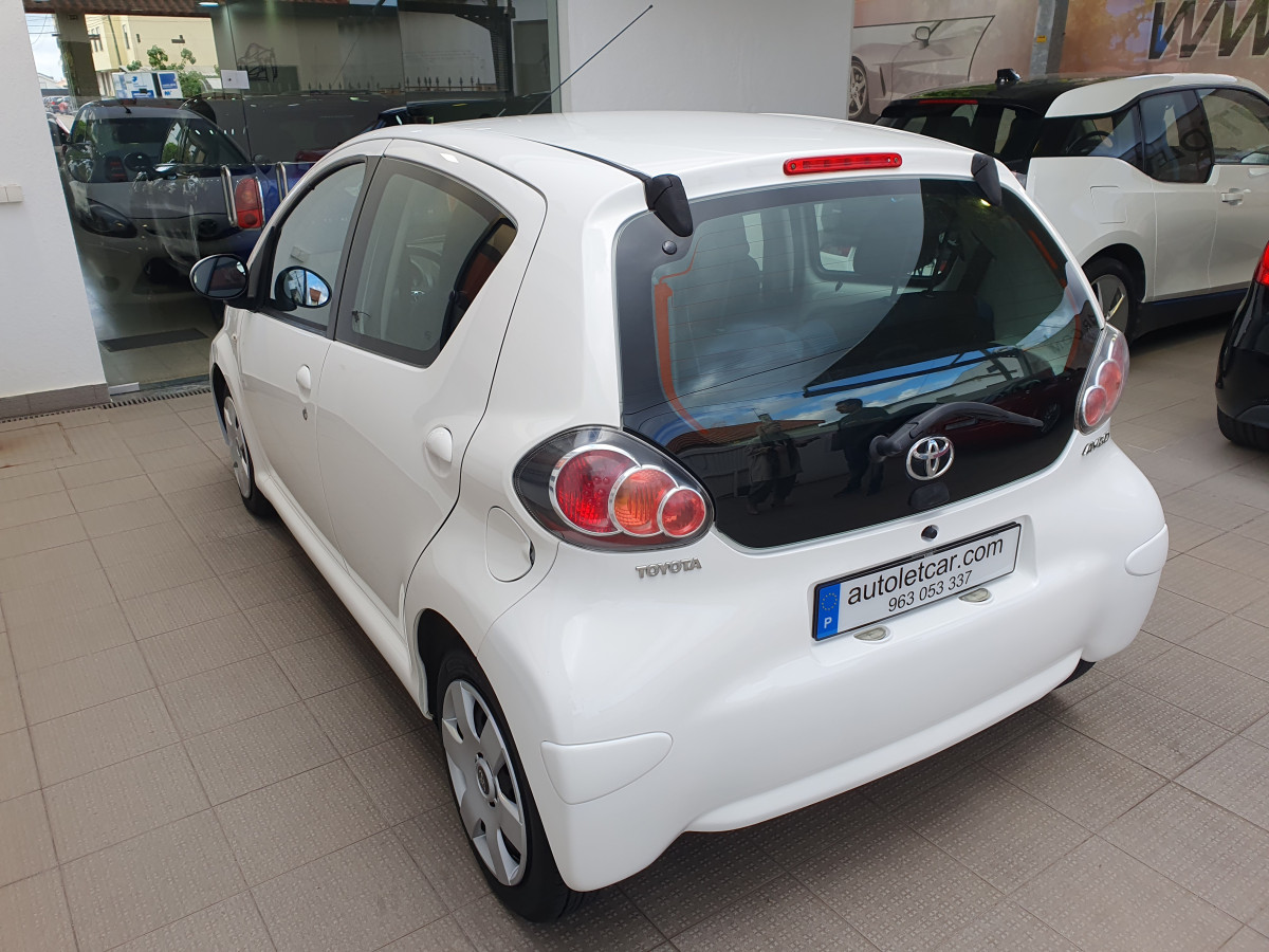 TOYOTA AYGO 1.0 + AC