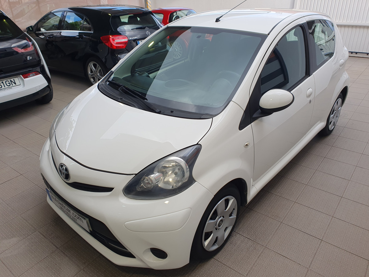 TOYOTA AYGO 1.0 + AC