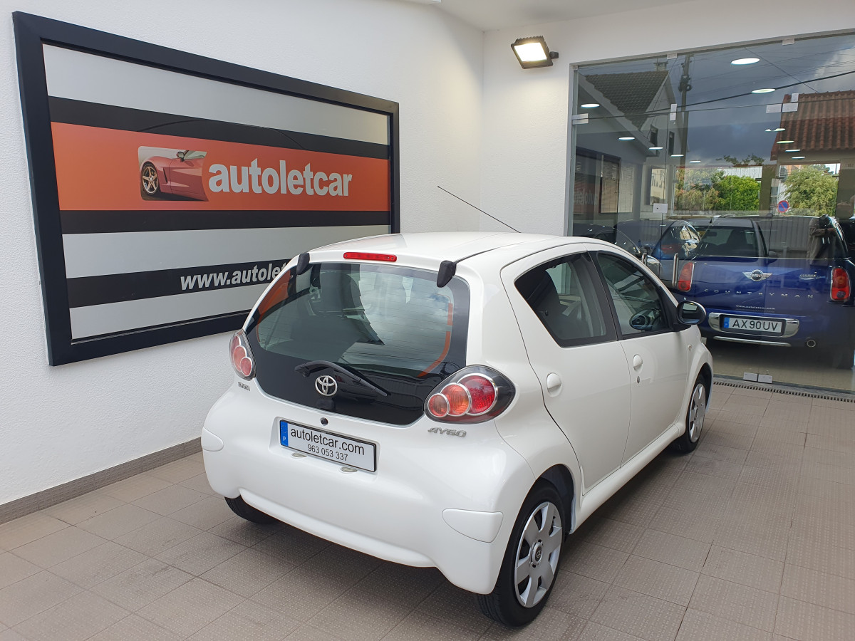 TOYOTA AYGO 1.0 + AC