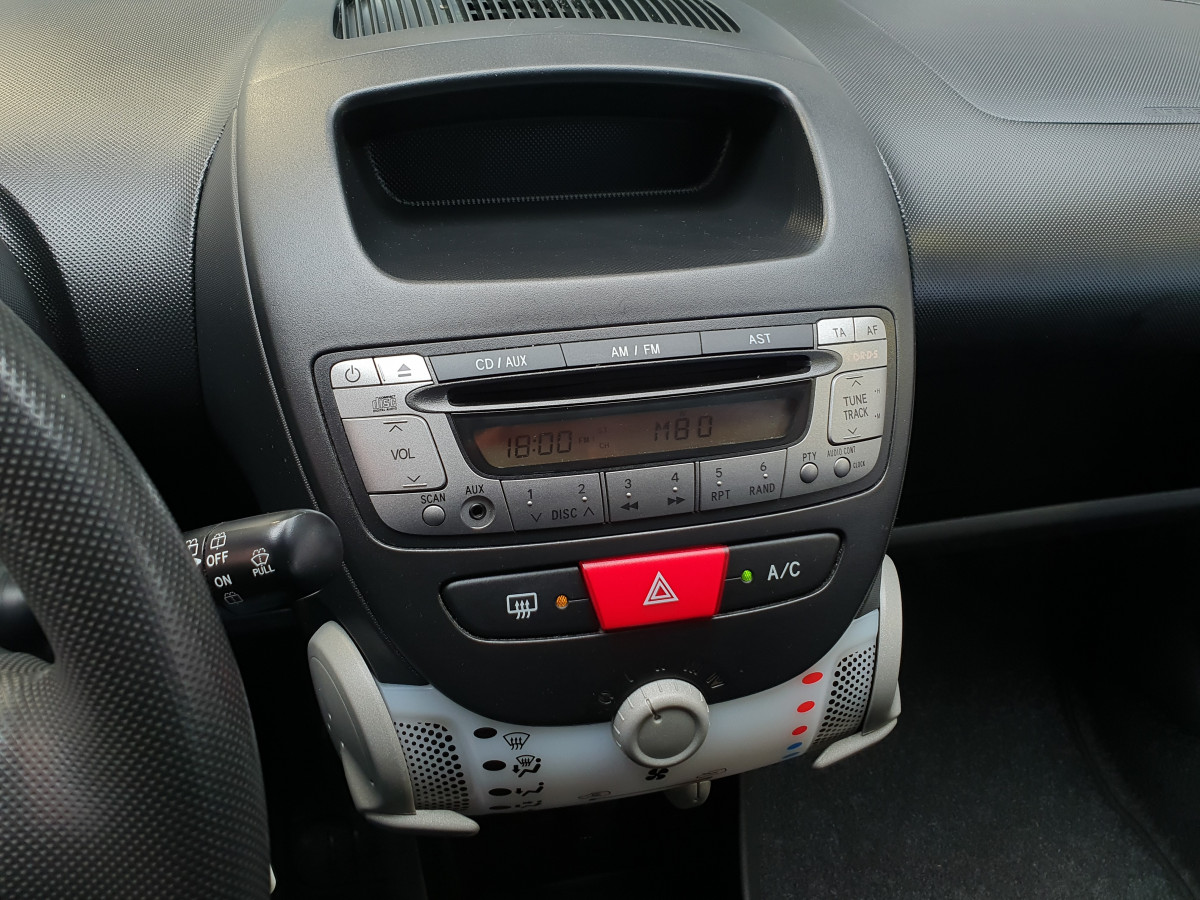 TOYOTA AYGO 1.0 + AC