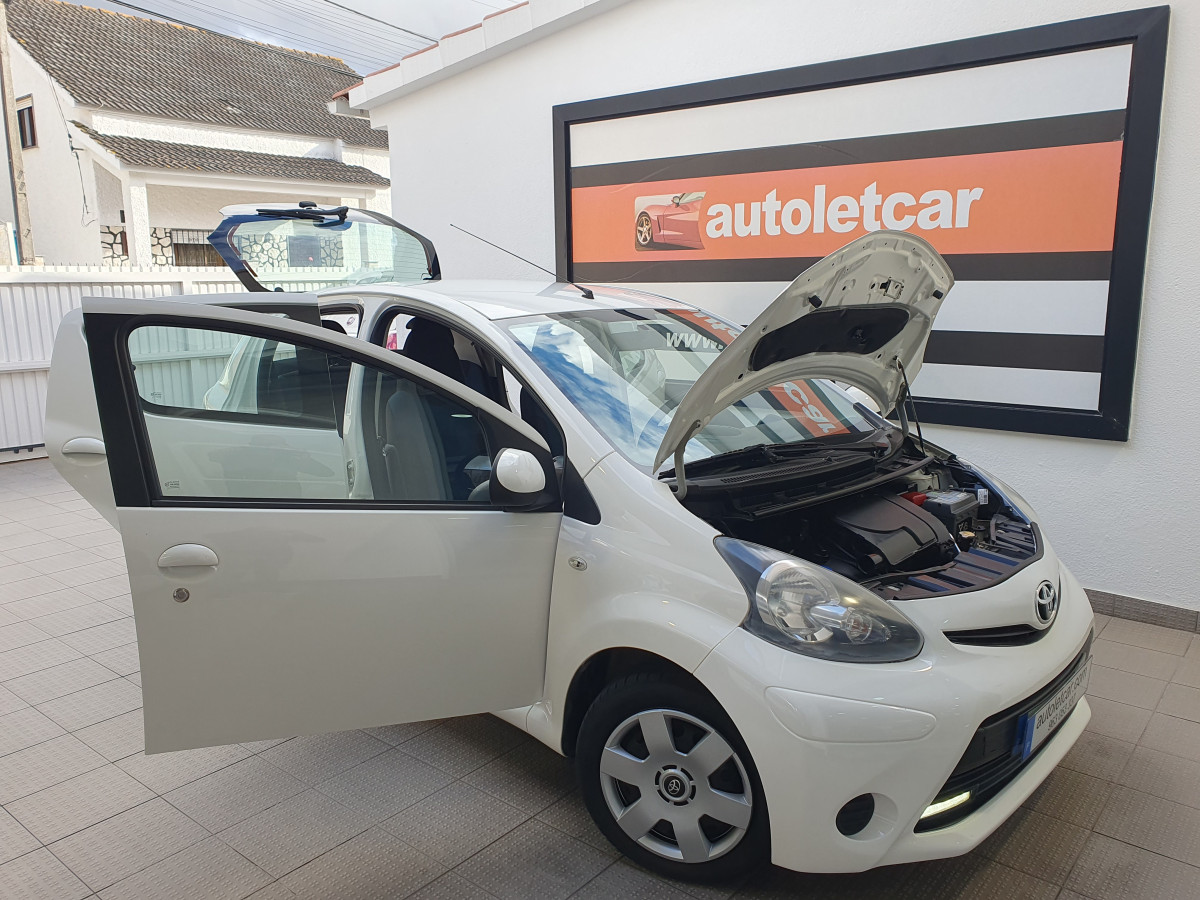 TOYOTA AYGO 1.0 + AC