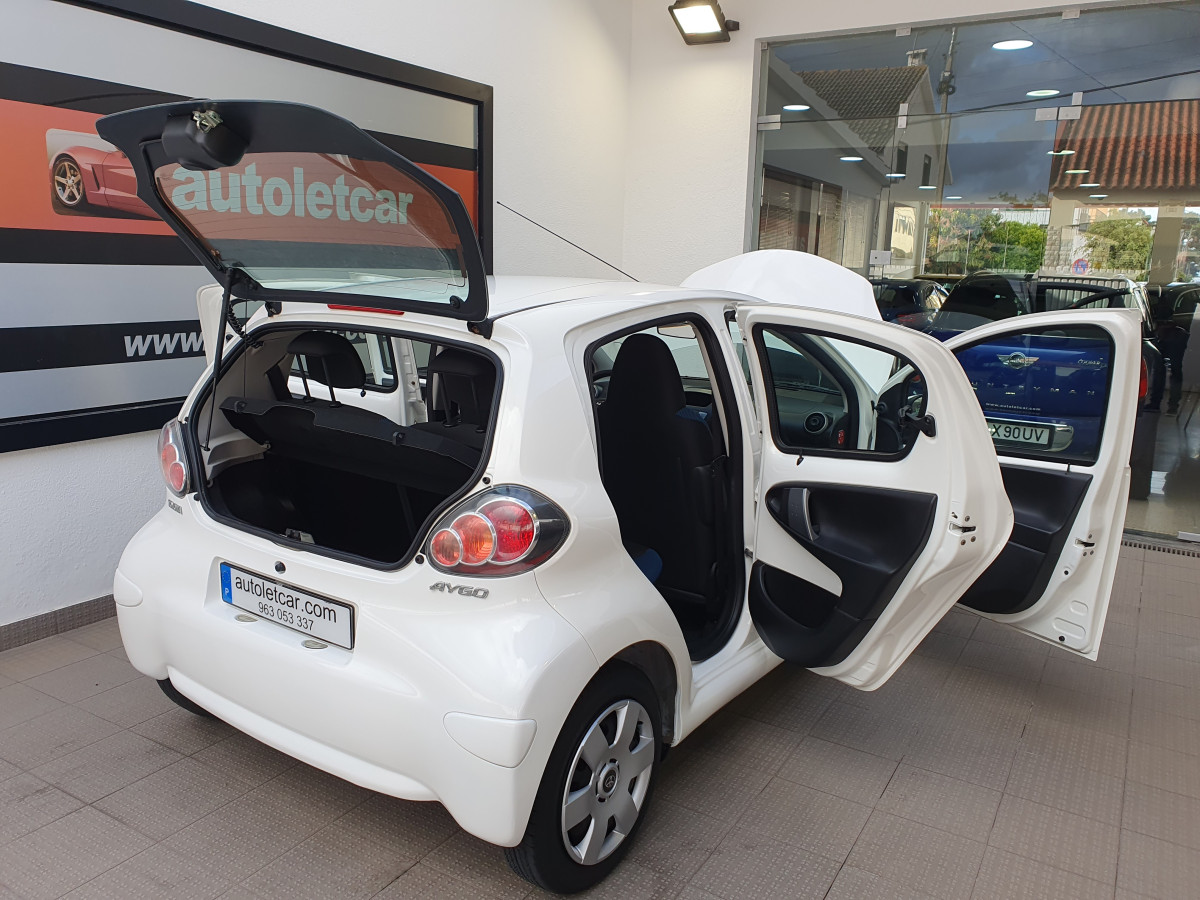 TOYOTA AYGO 1.0 + AC