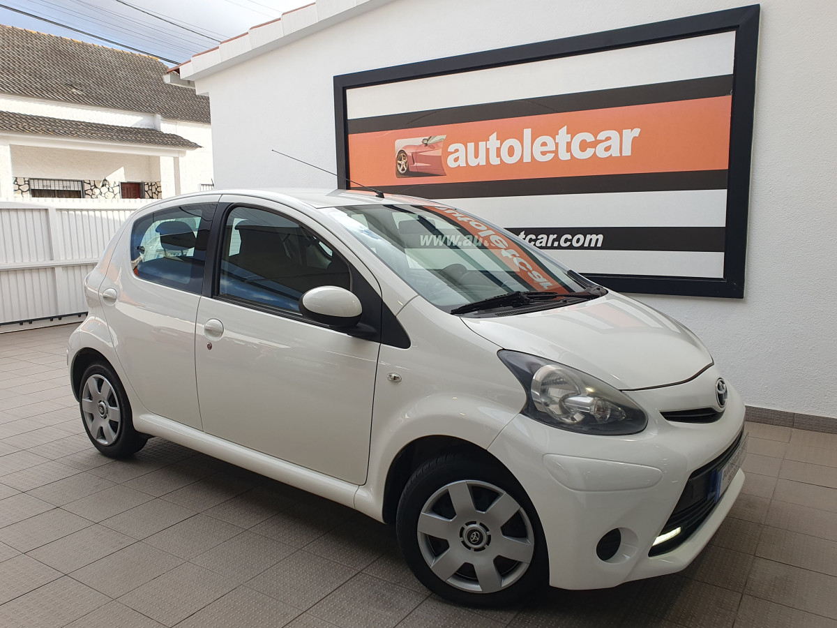 TOYOTA AYGO 1.0 + AC