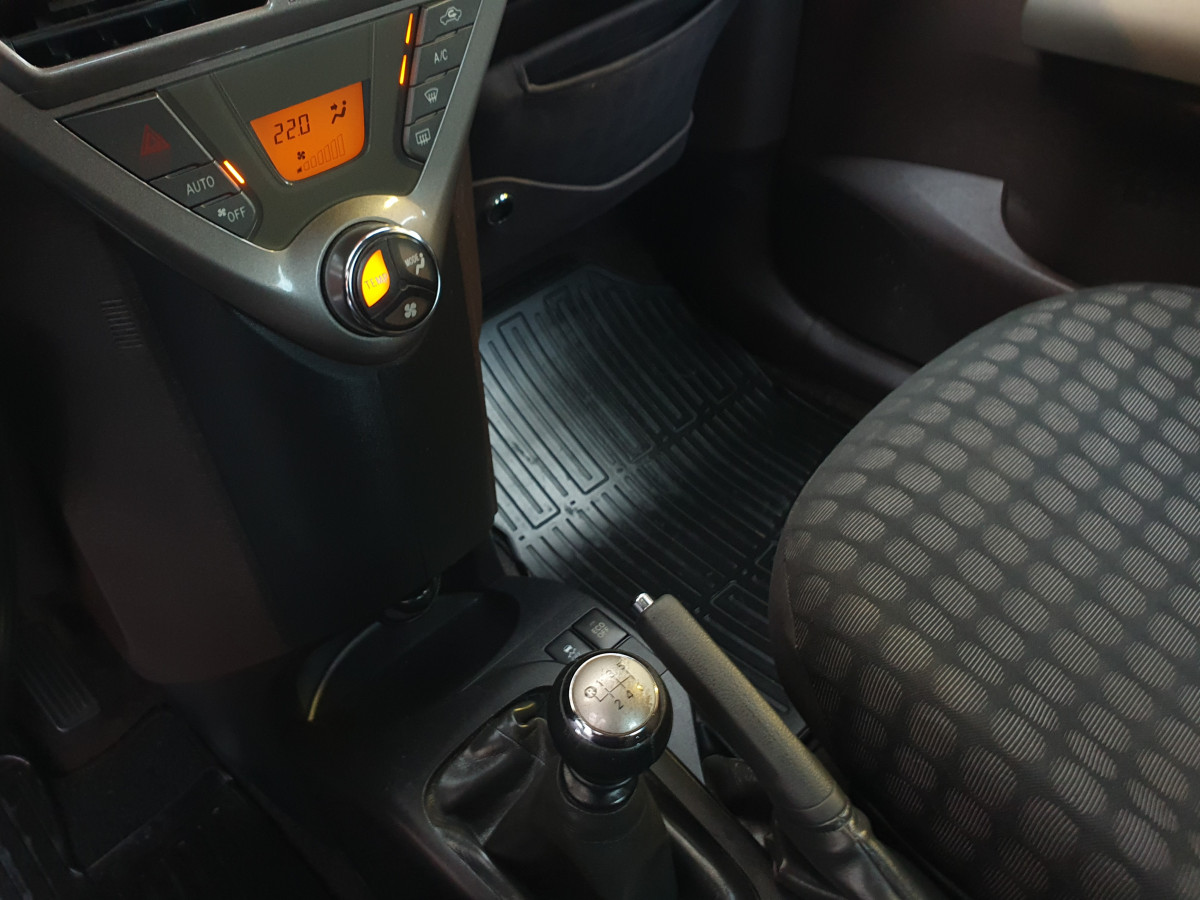 TOYOTA IQ 1.33 VVT-I DUAL