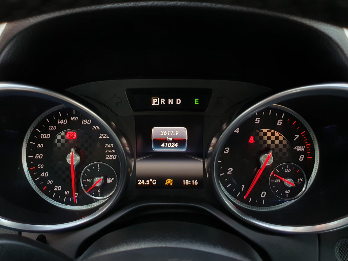 MERCEDES SLC 180 AMG AUTO