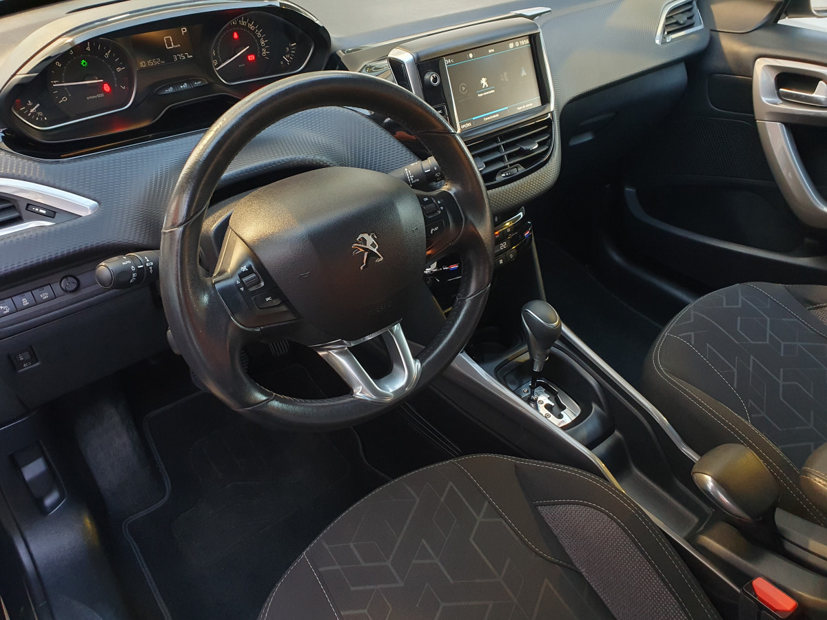 PEUGEOT 2008 1.2 PURETECH STYLE PACK
